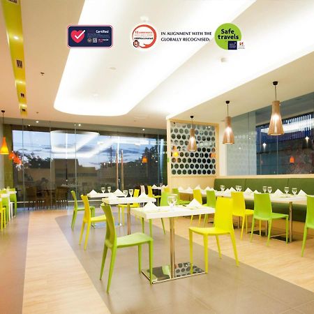Zest Jemursari By Swiss-Belhotel International Сурабая Екстериор снимка
