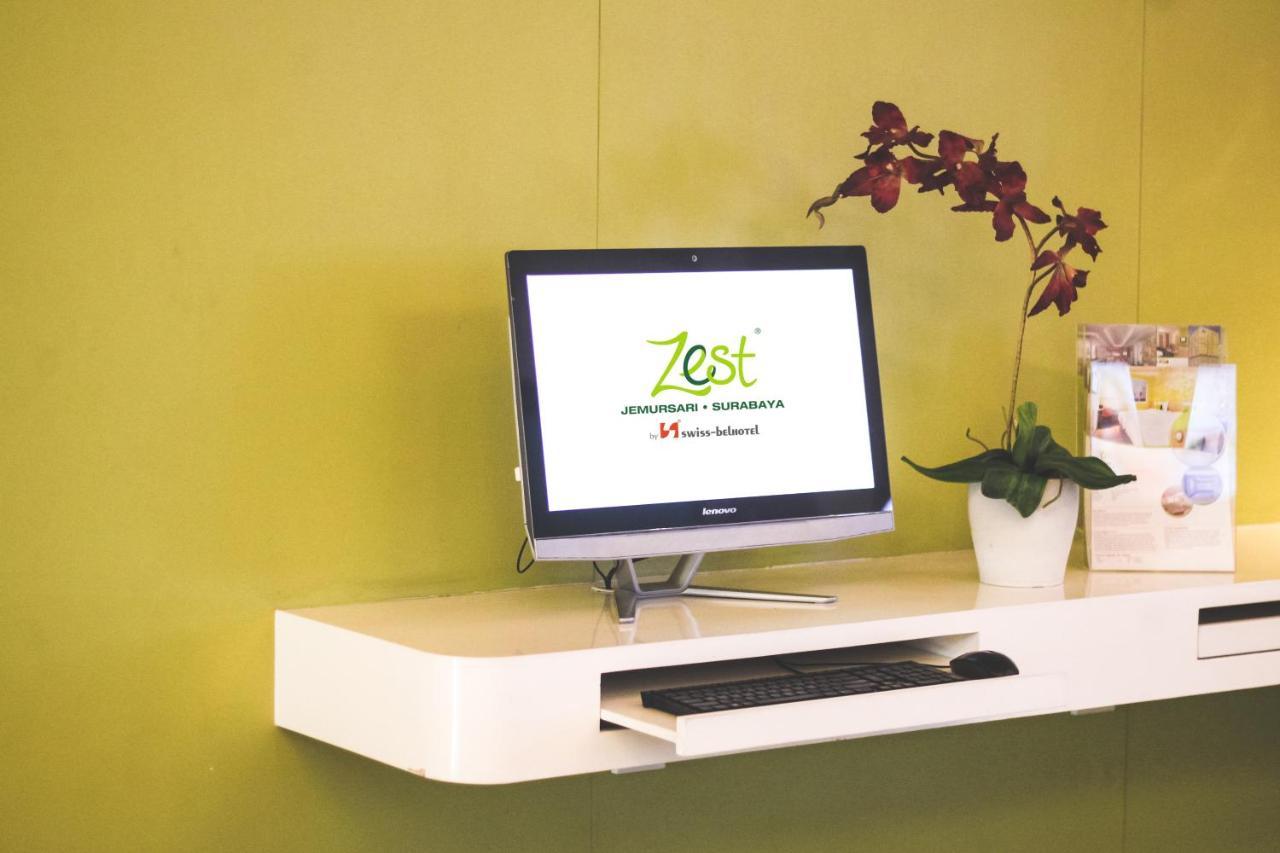 Zest Jemursari By Swiss-Belhotel International Сурабая Екстериор снимка