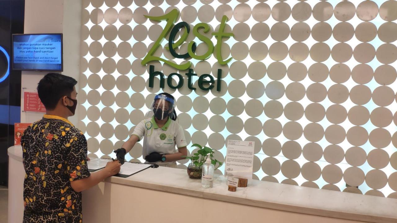 Zest Jemursari By Swiss-Belhotel International Сурабая Екстериор снимка