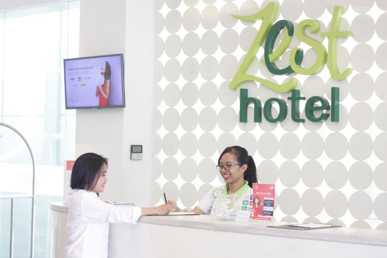 Zest Jemursari By Swiss-Belhotel International Сурабая Екстериор снимка