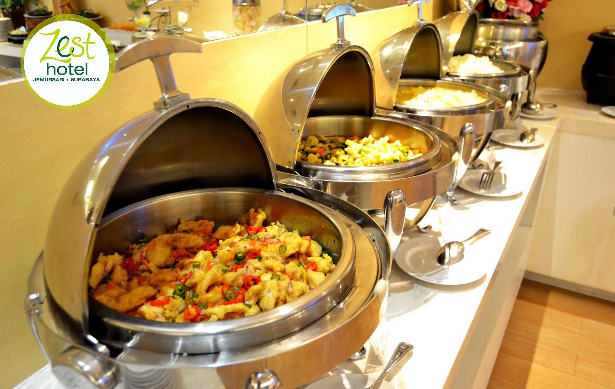 Zest Jemursari By Swiss-Belhotel International Сурабая Екстериор снимка