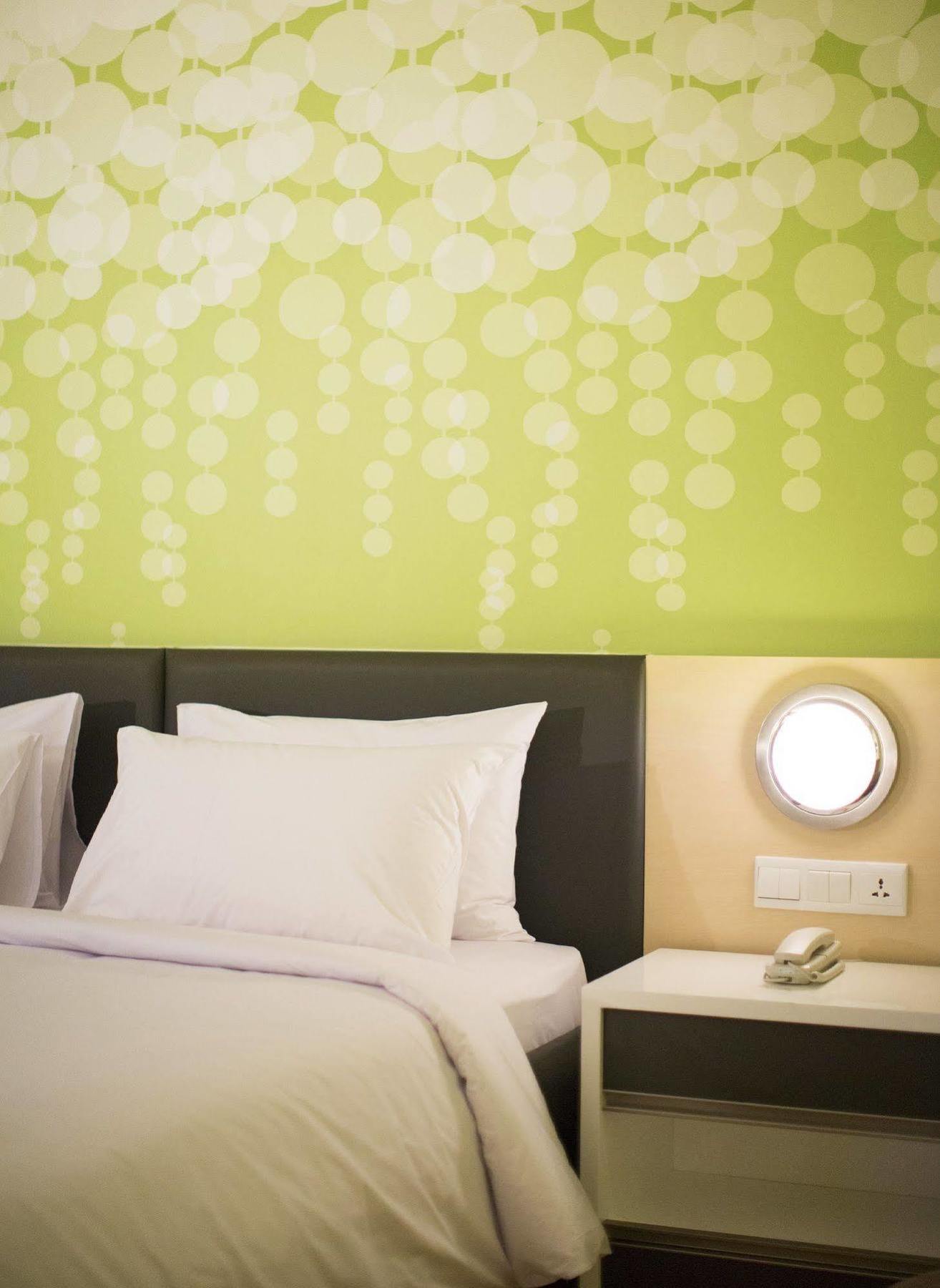 Zest Jemursari By Swiss-Belhotel International Сурабая Екстериор снимка
